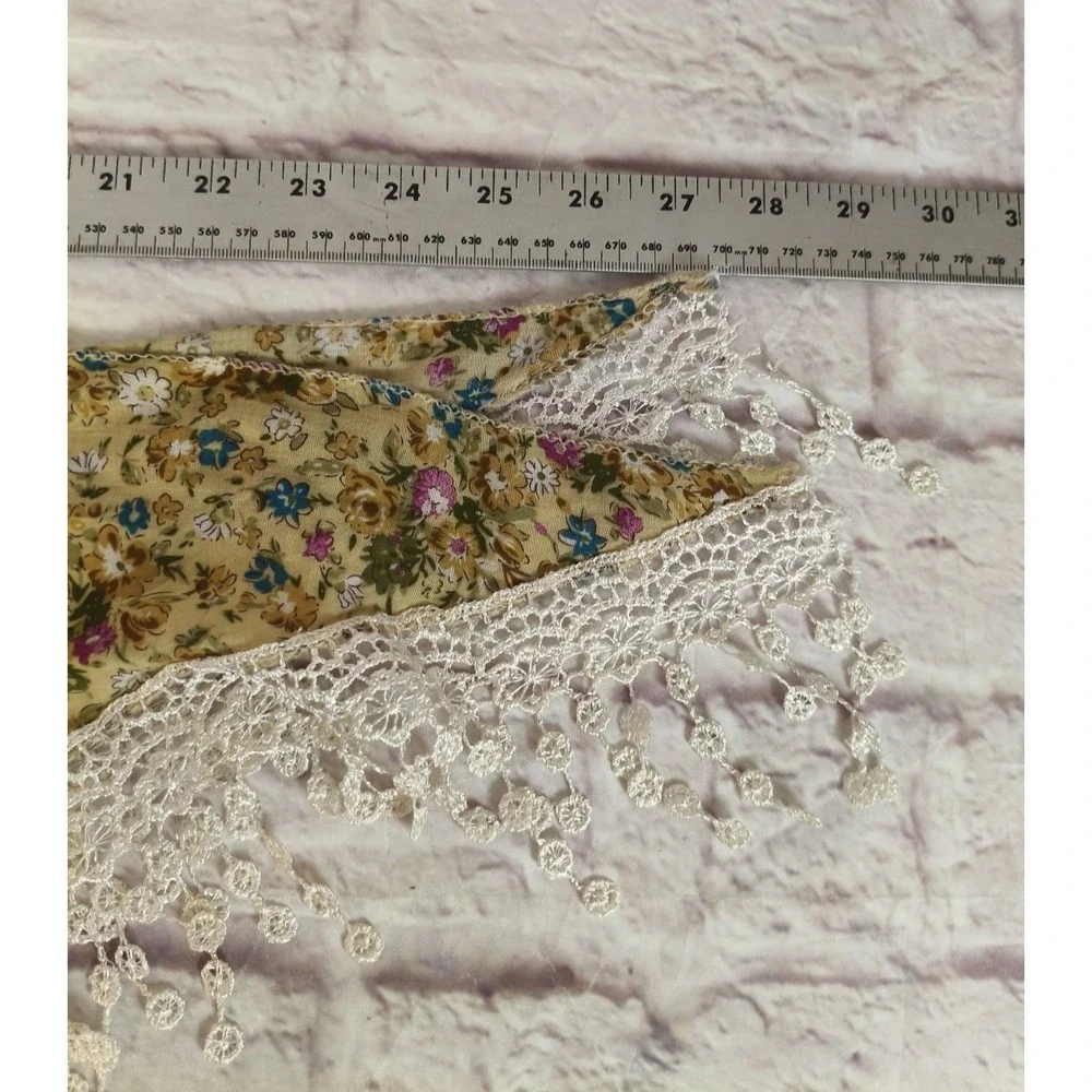 Tan Ditsy Crochet Fringe Floral Scarf Boho Cottage Fairycore Ren Faire Granny